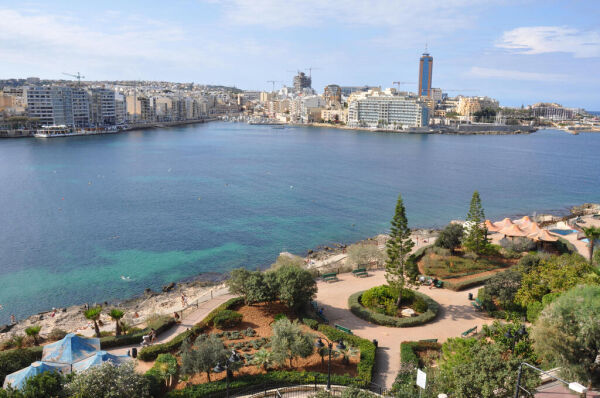 Sliema, Seafront Apartment