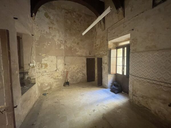 Vittoriosa (Birgu), Unconverted Palazzo - Ref No 005716 - Image 5