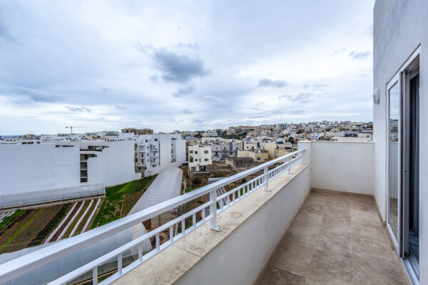 Swieqi, Luxury Furnished Penthouse - Ref No 008009 - Image 17