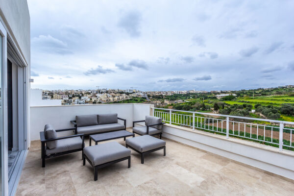 Swieqi, Luxury Furnished Penthouse - Ref No 008009 - Image 8