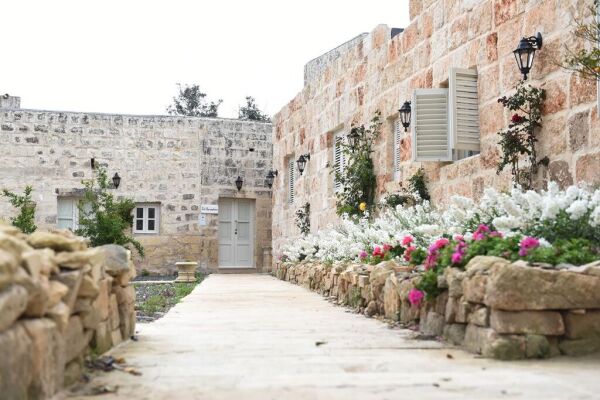 Qormi, Furnished Farmhouse