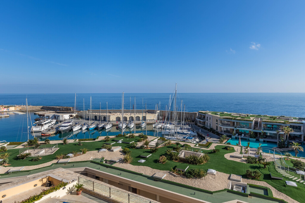 Portomaso, Seafront Luxury Apartment