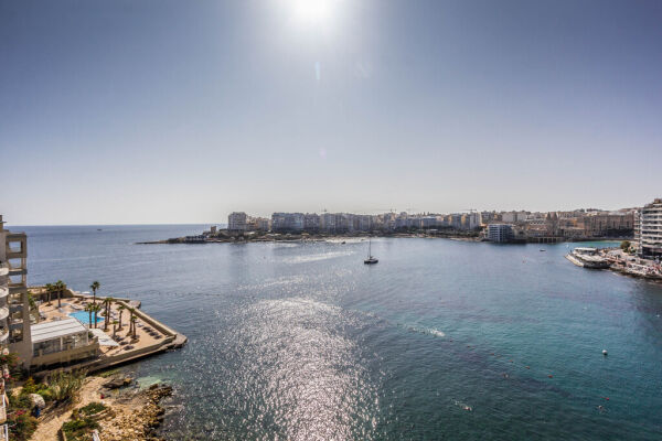 St Julians, Seafront Penthouse