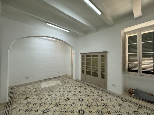 Valletta Converted Town House - Ref No 006563 - Image 15