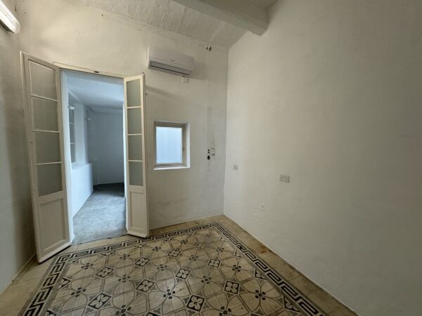 Valletta Converted Town House - Ref No 006563 - Image 24