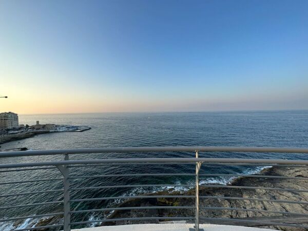 Sliema, Seafront Apartment