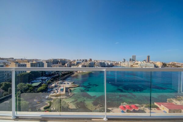 Sliema, Seafront Apartment