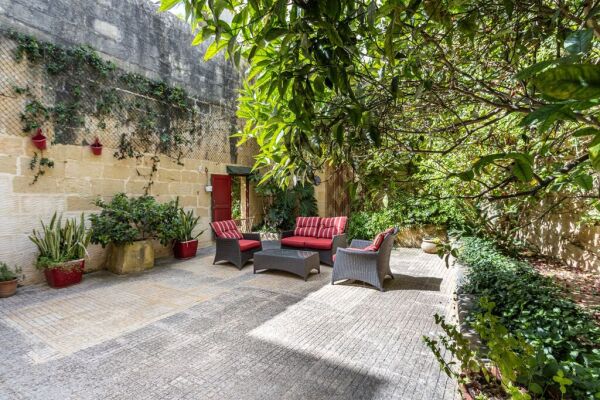 St Julians Exquisite Town House - Ref No 007592 - Image 12