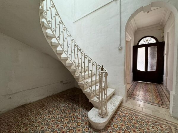 Sliema Unconverted Town House - Ref No 007745 - Image 1