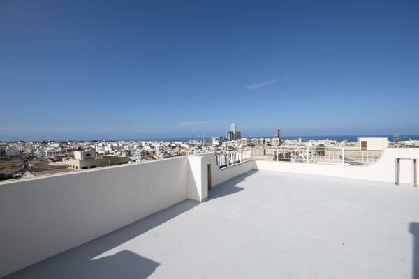 St Julians Finished Semi-detached Villa - Ref No 007757 - Image 19