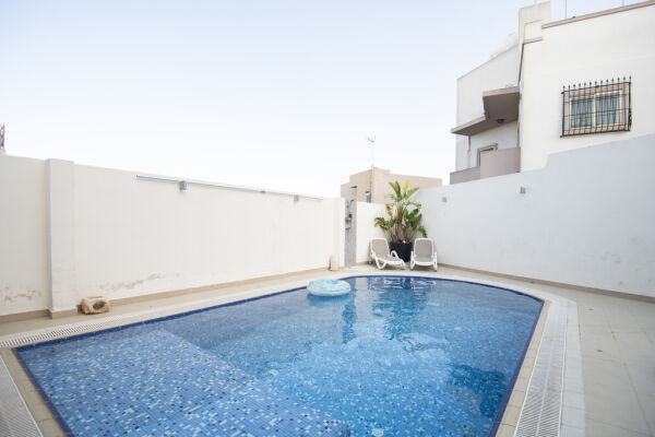 St Julians Finished Semi-detached Villa - Ref No 007757 - Image 12