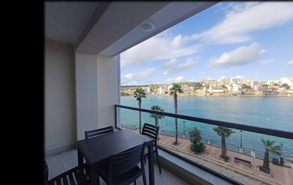 Xemxija Seafront Apartment