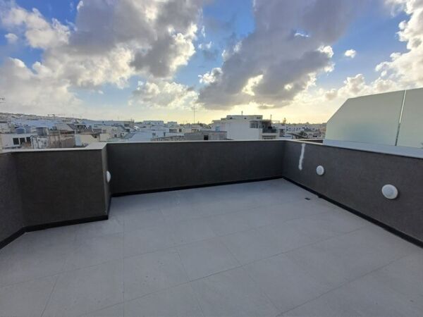 Mosta Furnished Penthouse - Ref No 008016 - Image 13