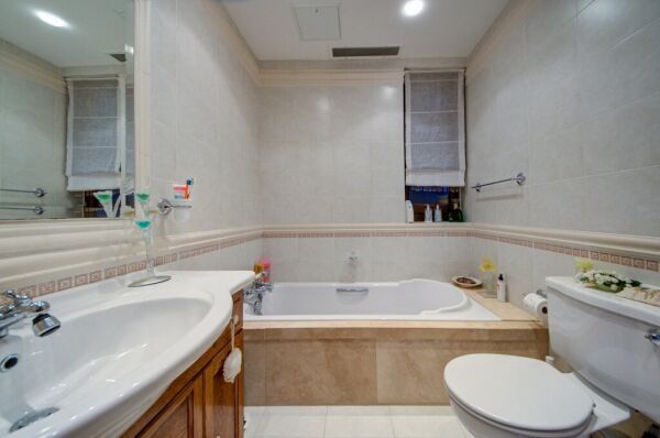 Portomaso Marina View Apartment - Ref No 008244 - Image 13